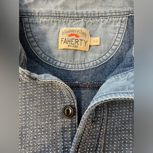 Faherty Men’s Reversible Button Up. Size 38/Small. NWT in great condition.